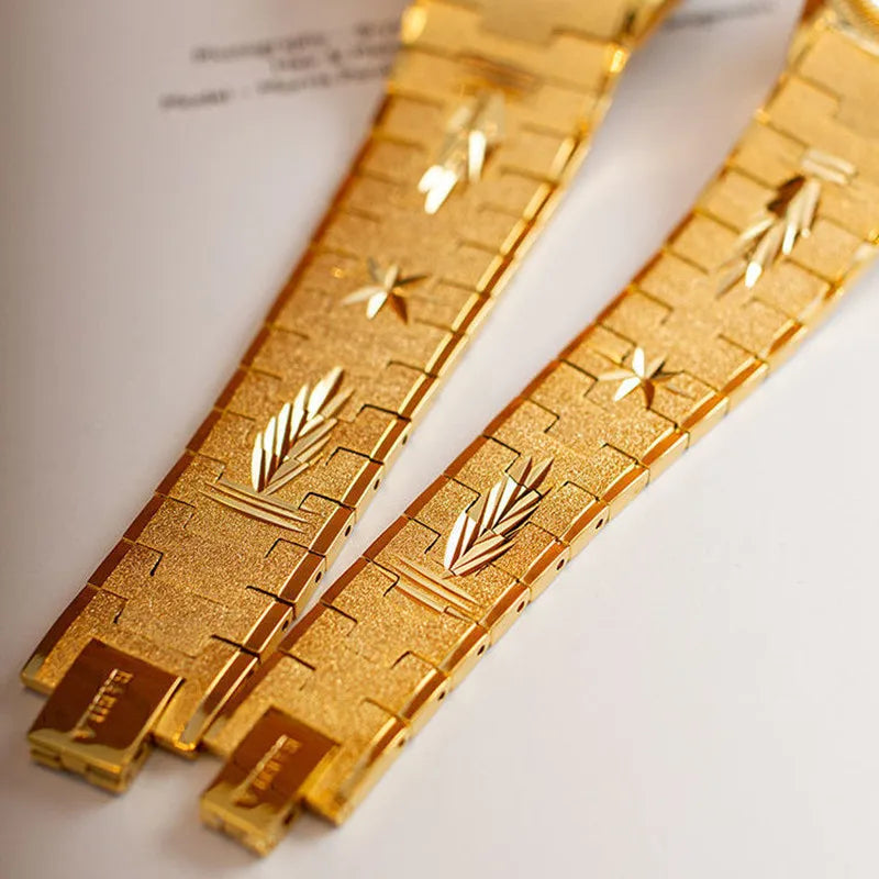 2021 new lovers' Watch Gold Plated watch no fading calendar watch quartz watch retro carved Korean gold men's Watch