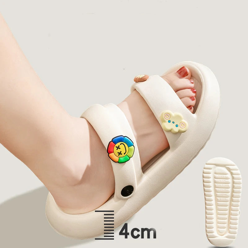 2024 New Flat Bottom Women's Sandals Fashion Outwear Summer Thick Sole Non Slippery Sandals Cute Beach and Beach Slippers