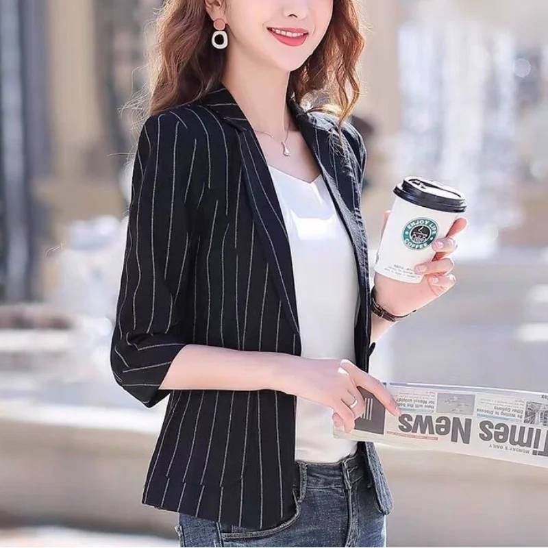 Women's Spring and Autumn Korean New Small Suit Coat Commuter Fashion Stripe Button Pocket Splicing Versatile 3/4 Sleeve Jacket