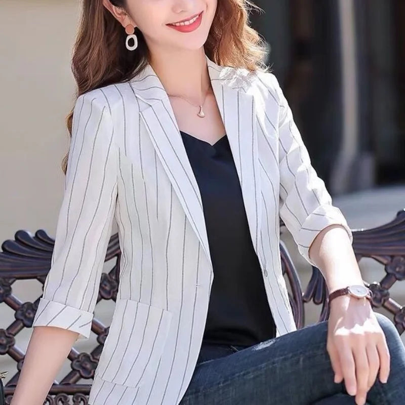 Women's Spring and Autumn Korean New Small Suit Coat Commuter Fashion Stripe Button Pocket Splicing Versatile 3/4 Sleeve Jacket