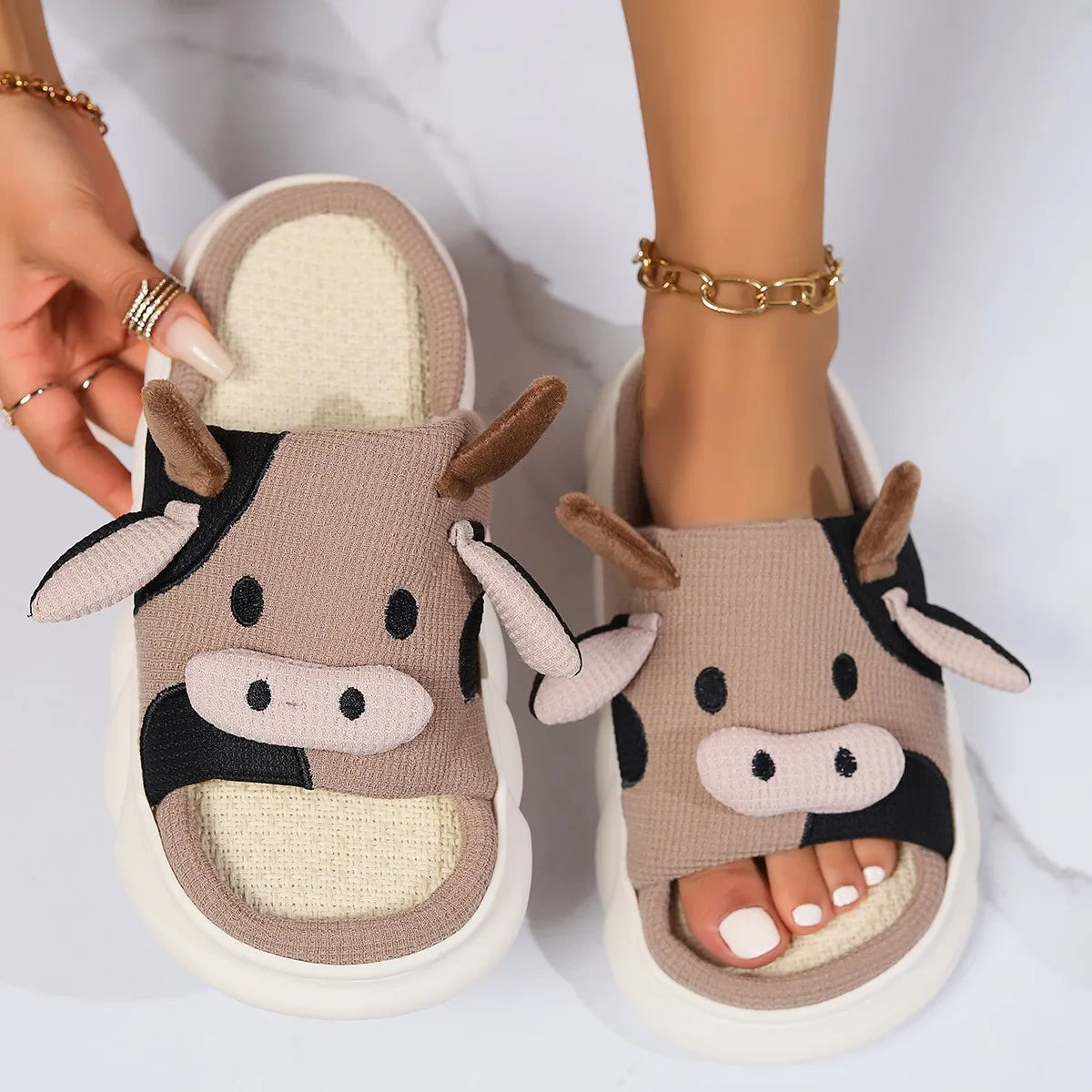 Cartoon Cow Unisex Linen Slippers Couple Spring Summer Slides Mule Men And Women Home Shoes Non-slip Flip Flops For Four Seasons